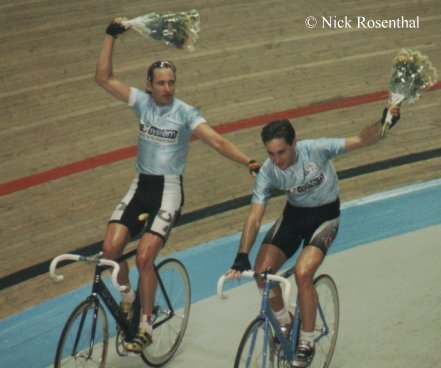 Photo of Frank Corvers and Scott McGrory in 1998 Ghent six-day cycle race